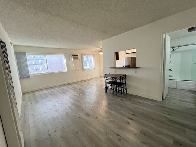 3730 S Sepulveda Blvd