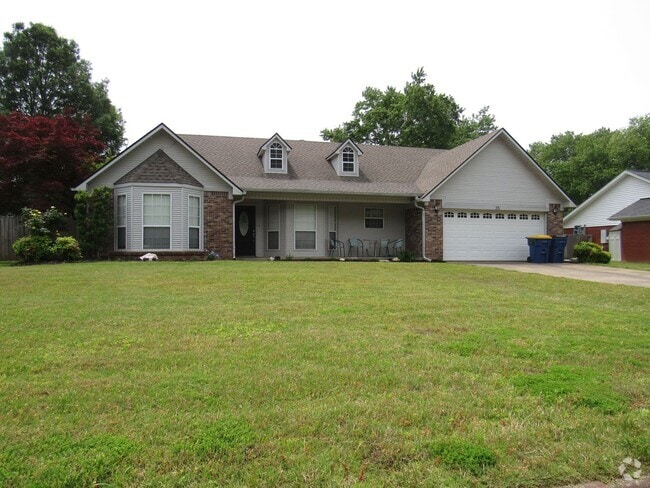Building Photo - contact Peggy 501 676 1758 or Heather 501 ... Rental