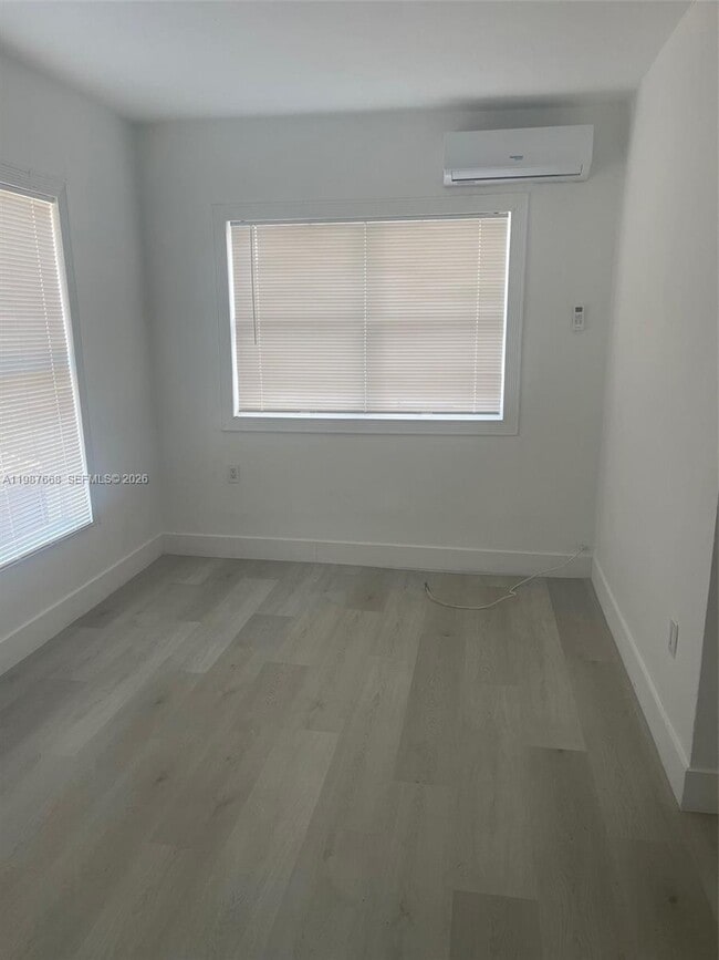 Photo - 1552 SW 2nd St Unit 12