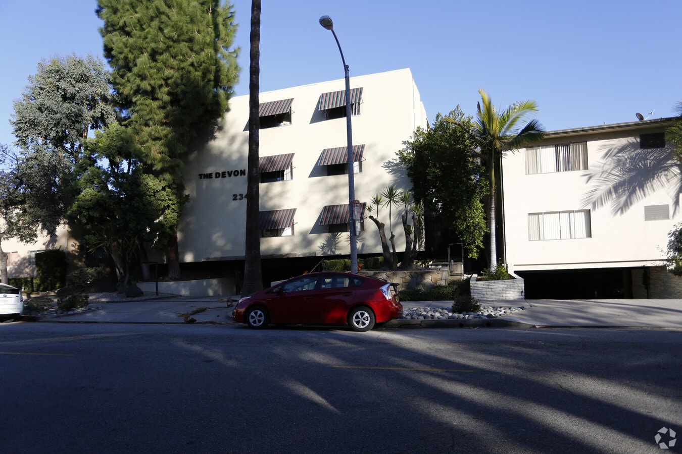 The Devon Apartments - The Devon Apartments