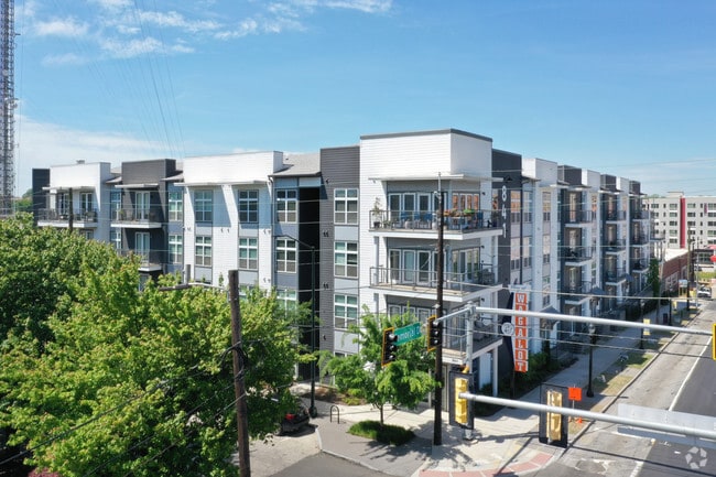 Photo - 841 Memorial