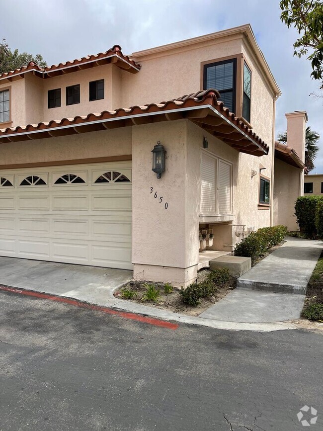 Building Photo - 3 Br./3Ba. Townhome @ Sunstream Carmel Valley