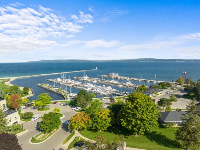 Photo - 120 E Lake St Unit 2