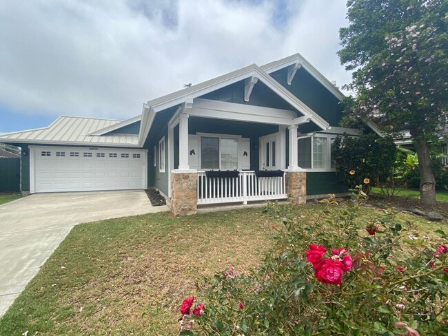 Building Photo - The Heart of Waimea 3BR/2BA with AC, Vaulted Ceilings, and Yard Service!