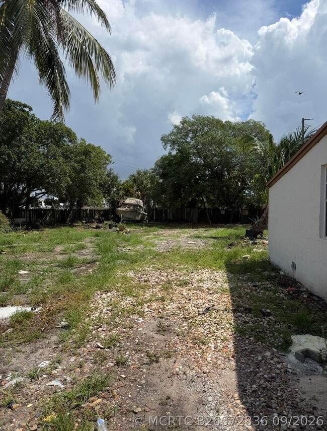 3411 NW 9th Ct