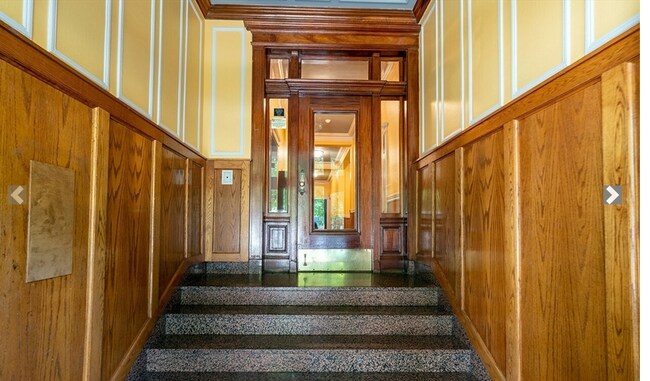 Photo - 102 Queensberry St