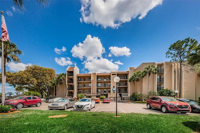 Building Photo - 90 S Highland Ave Unit 214 Rental