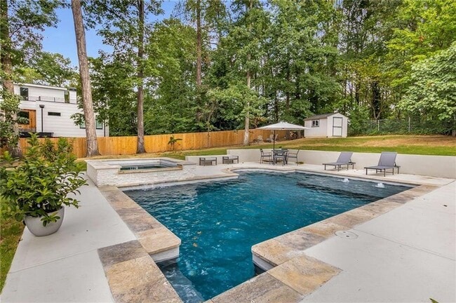 Photo - 2522 Wawona Dr NE