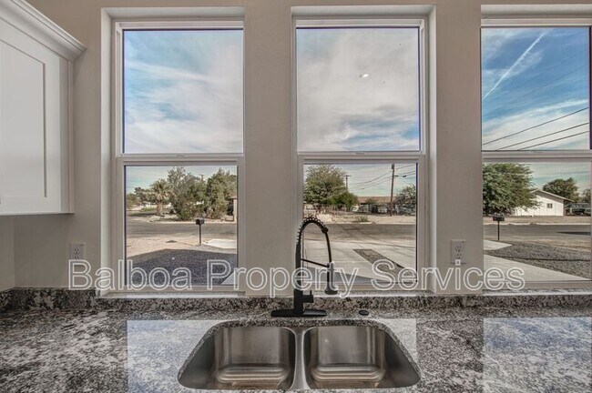 Photo - 212 2nd Ave E