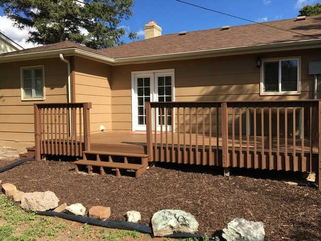 Photo - 305 Crestone Ave