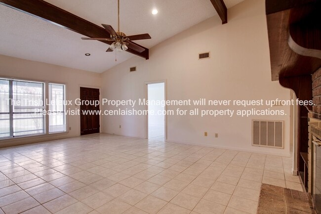 Photo - 346 Windermere Blvd
