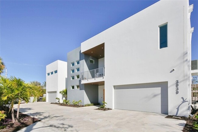 Photo - 3939 Higel Ave