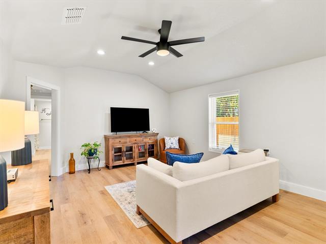 Photo - 901 S Lane St