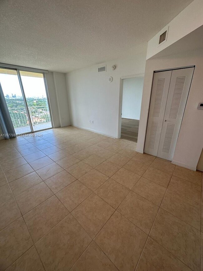 215 SW 42nd Ave Unit PH11