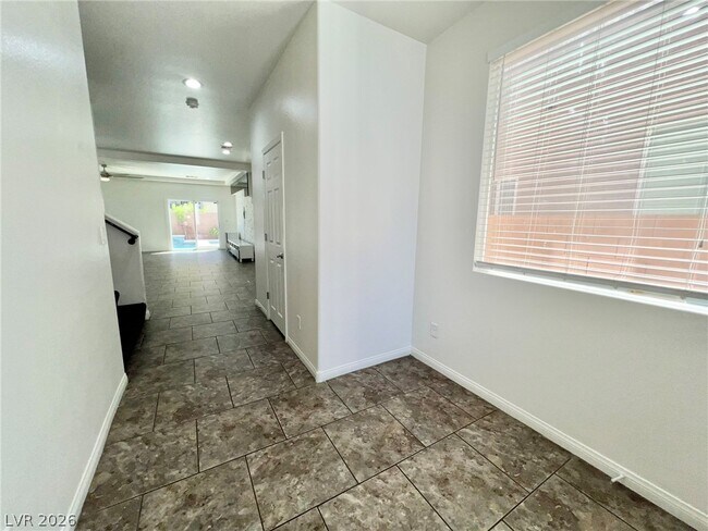 Photo - 8412 Golden Amber St