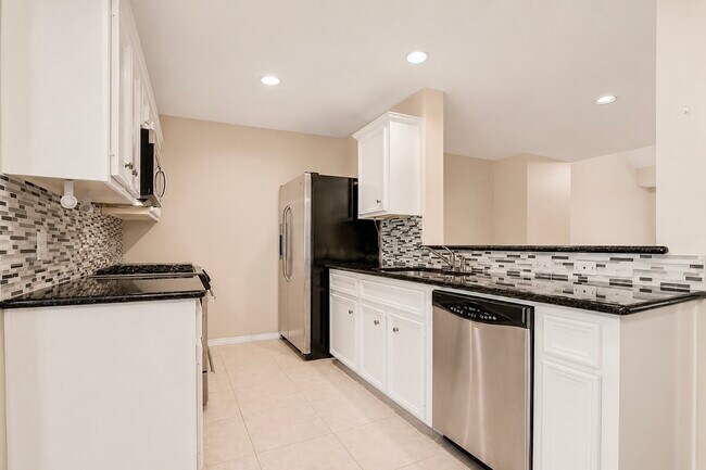 Photo - 934 E Heights Hollow Ln