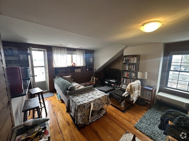 Building Photo - 61 Atherton St Unit 3 Rental