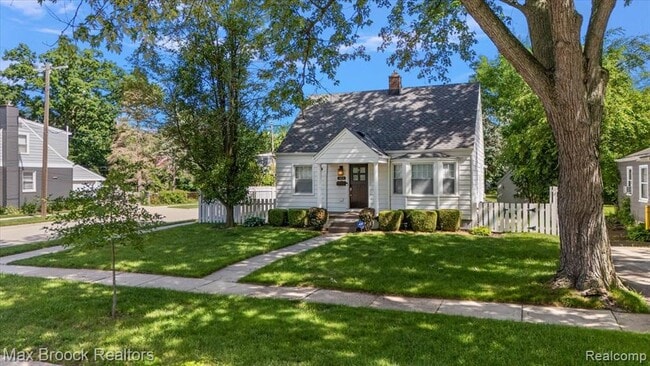 Photo - 303 Midland Blvd