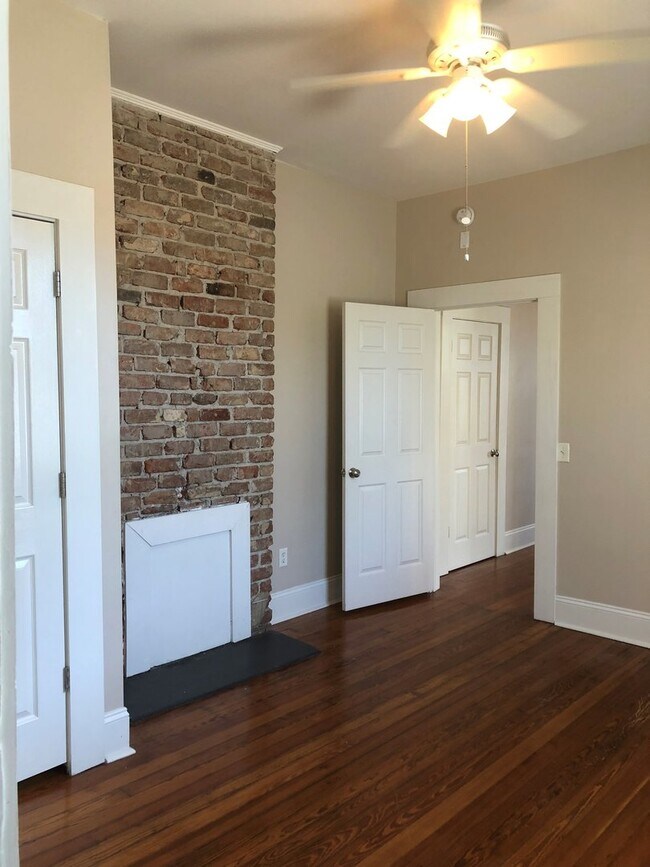 3125 Banks St Unit 3125-B