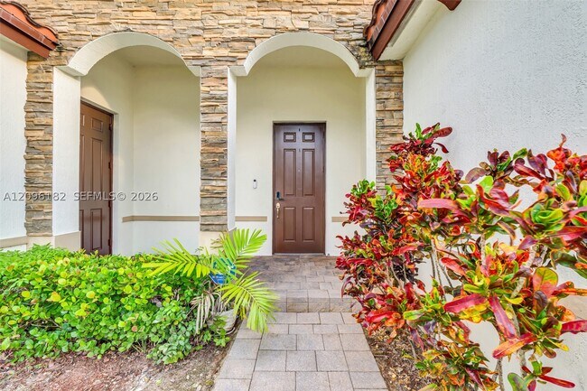 241 SE 35 Ave