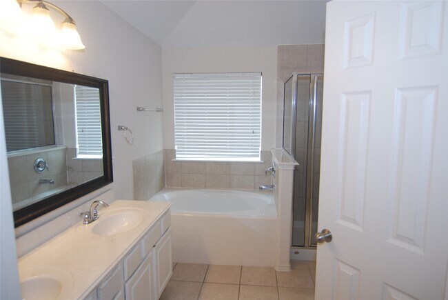 Photo - 2834 Lockeridge Pines Dr