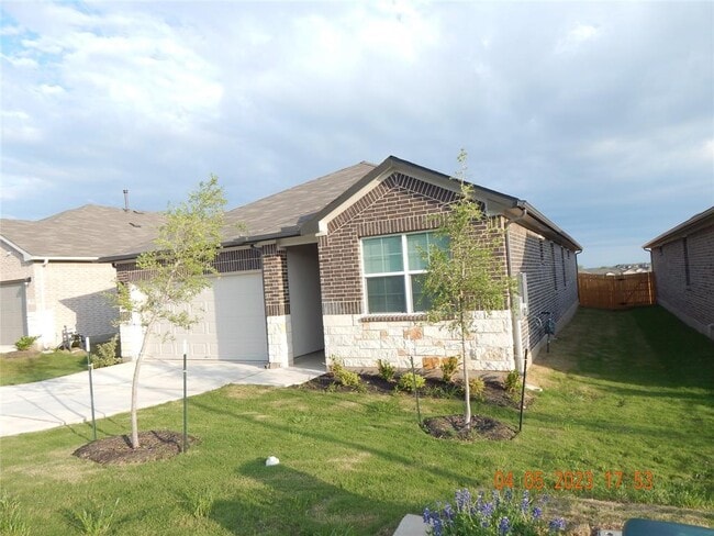 Building Photo - 705 Mais Dr