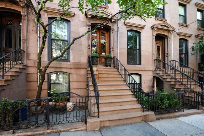 Building Photo - 1009 Garden St