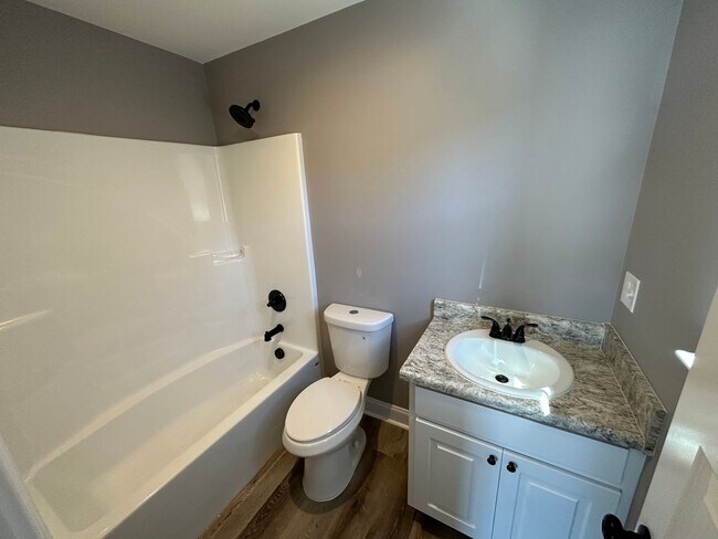 Photo - 124 Magnolia Ct