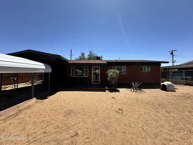 Photo - 10336 Windsor Dr House