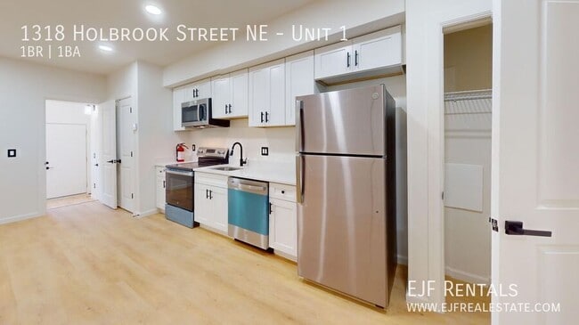 Photo - 1318 Holbrook St NE Unit 1