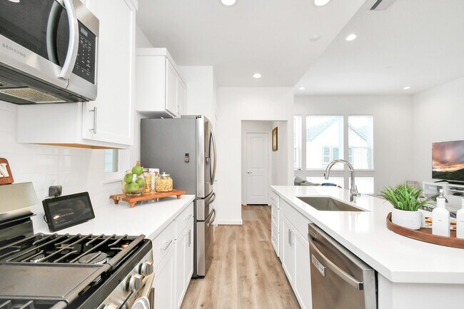 Photo - 1107 Highland Square Ln