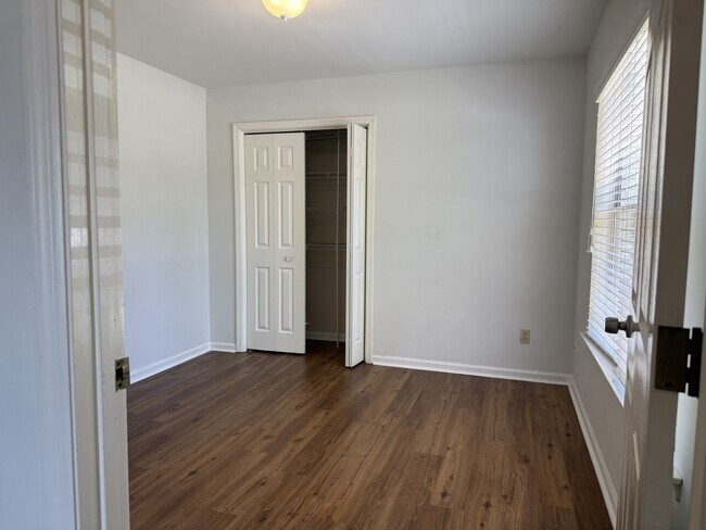 Photo - 36 Country Walk Dr