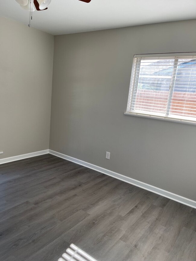 Photo - 1619 Anita St