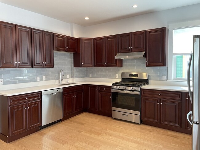 Photo - 394 Ashmont St Townhome