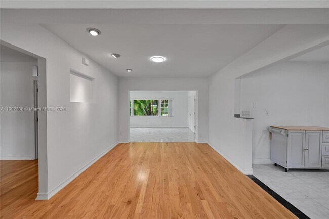 Photo - 1520 NE 108th St