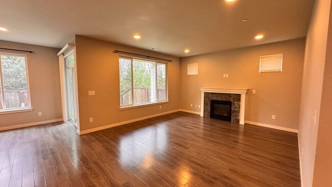 Photo - 4 bedroom 2.5 bath house in Auburn