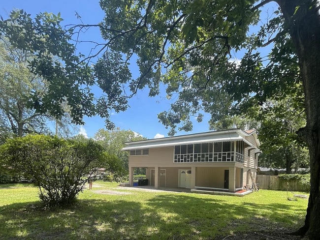 Photo - 1807 Lindsey Rd