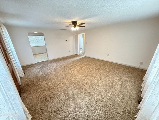 Photo - 2 Bed / 1 Bath Single-Level Home with Fenced Yard