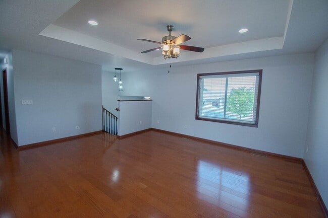 Photo - Beautiful NW Rochester home w/upgraded finishes!