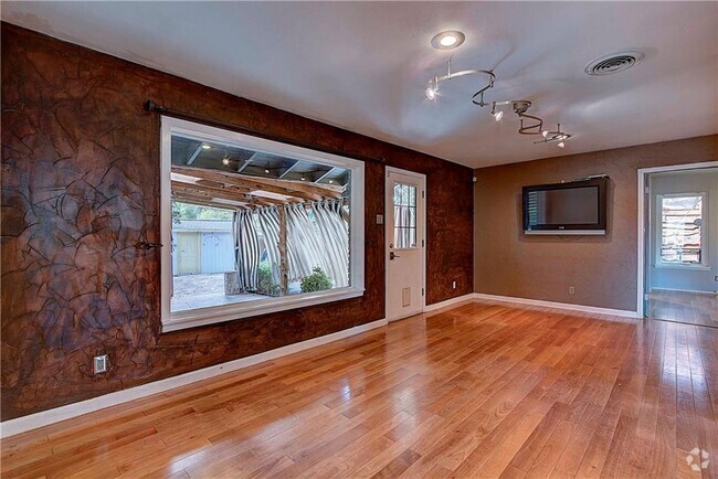 Building Photo - 5500 Westminster Dr Rental
