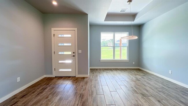 Photo - 1724 Salma Rd