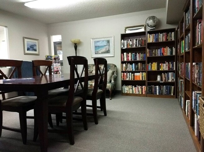 Photo - Island Place Apartments - On the River