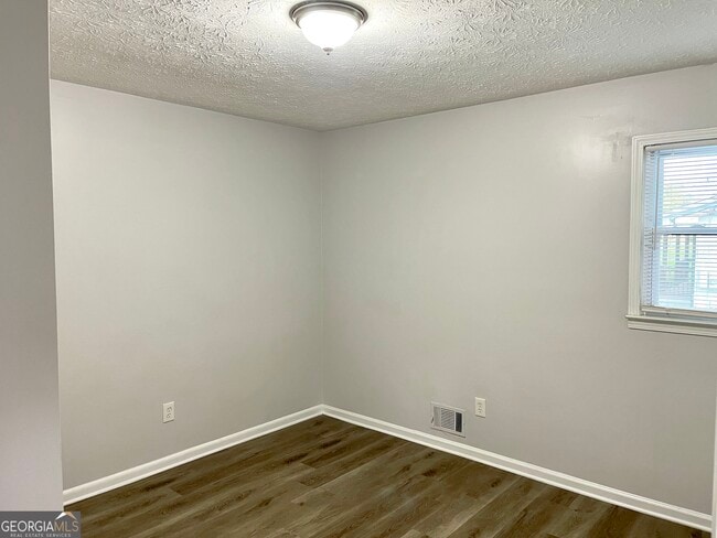 Photo - 295 Rogers St