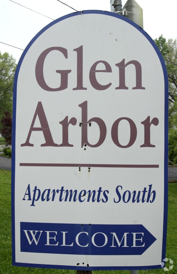 Glen Arbor Apartments - Glen Arbor Apartments