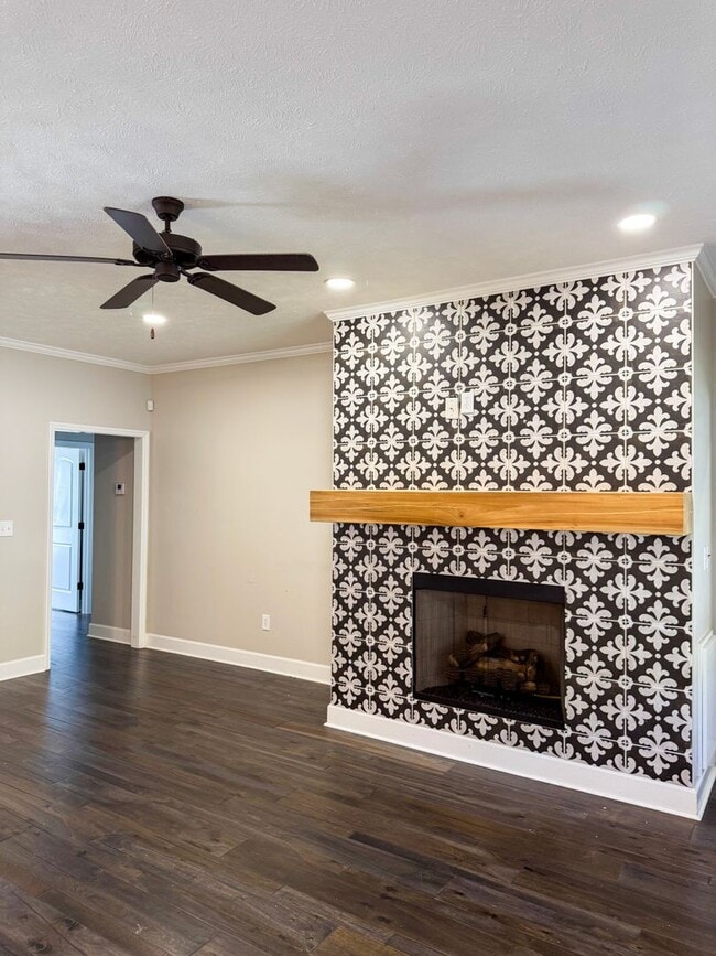 Photo - Beautifully Designed Home with Luxury Feat...