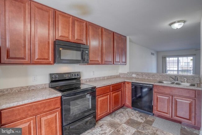 Photo - 327 Tribbitt St