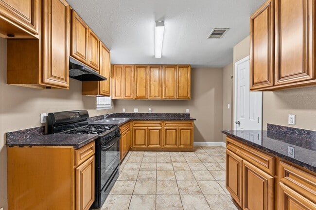 Photo - 5647 Belmark St