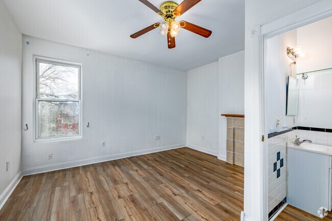 2BR, 2BA - 1,400SF - Second Bedroom