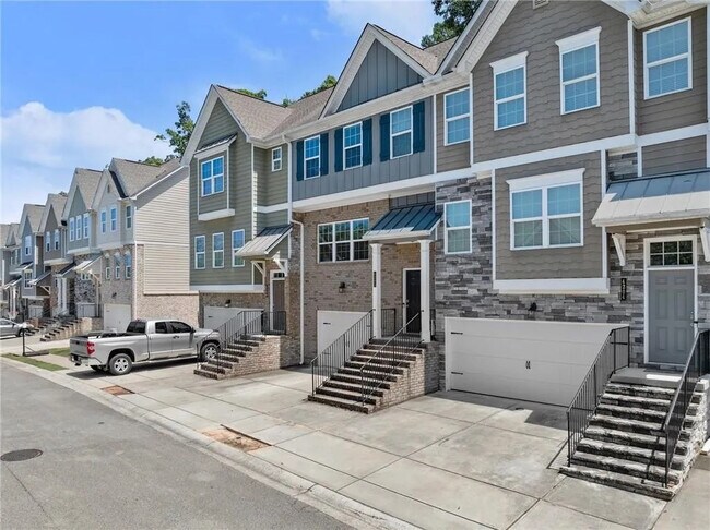 Room in Townhome on Chatham Ridge Dr