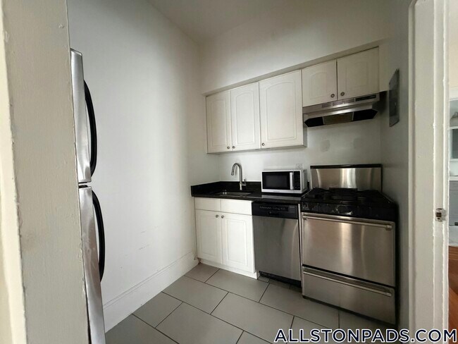 61 Brighton Ave Unit 1